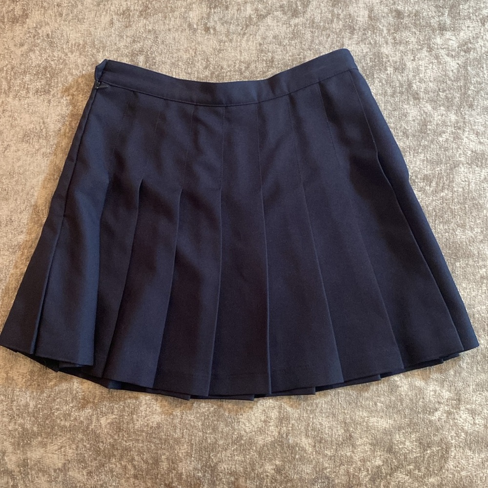 American Apparel size Large navy blue pleated skirt. {287} - Picture 4 of 11